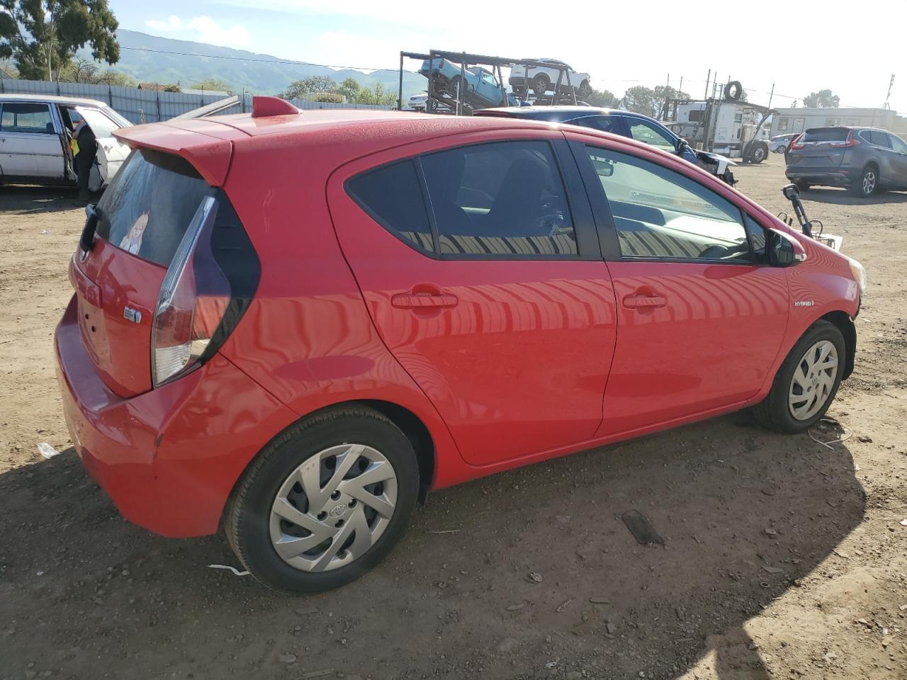 2015 TOYOTA PRIUS C - Image 3