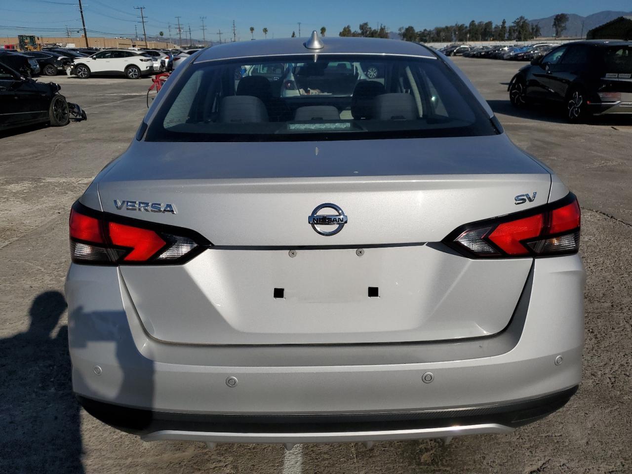 2021 NISSAN VERSA SV - Фото 6