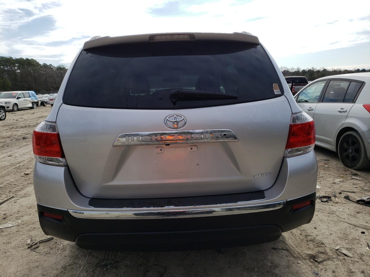 2012 TOYOTA HIGHLANDER - Image 6