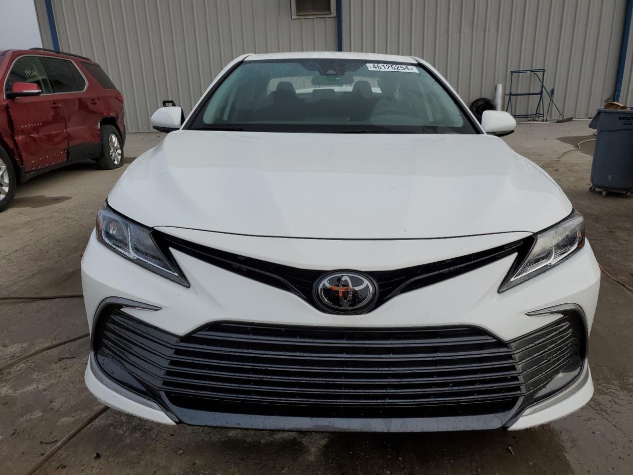 2023 TOYOTA CAMRY LE - Фото 5