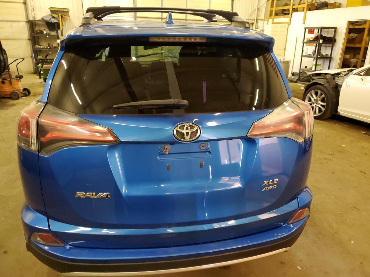 2016 TOYOTA RAV4 XLE - Фото 6