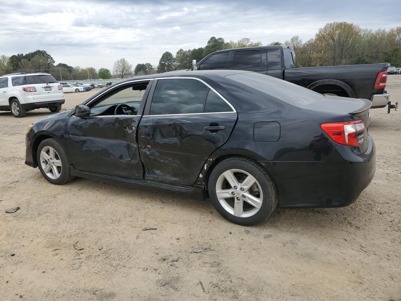 2013 TOYOTA CAMRY L - Image 2