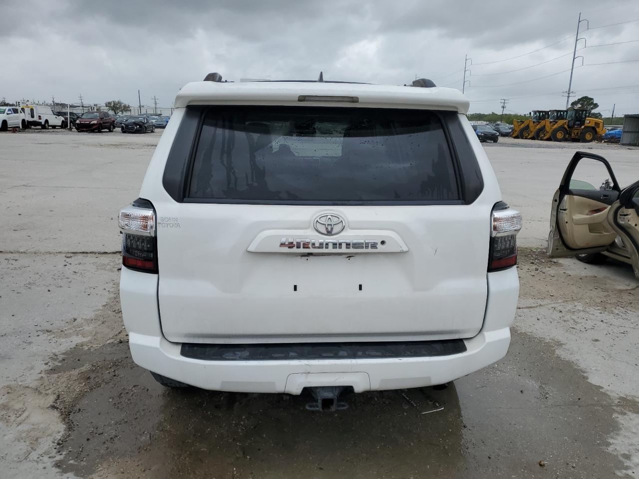 2019 TOYOTA 4RUNNER SR - Фото 6