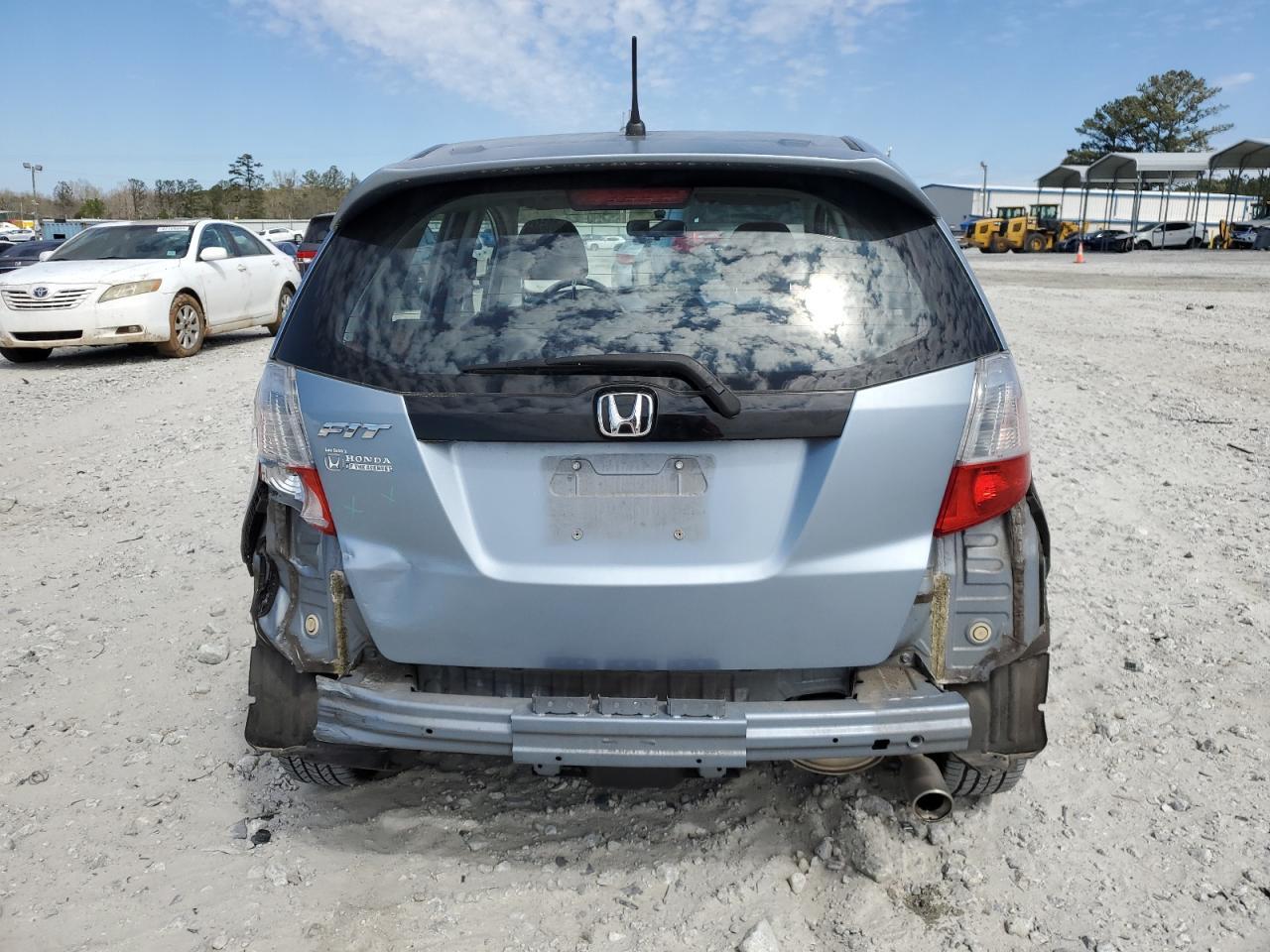 2011 HONDA FIT SPORT - Фото 6