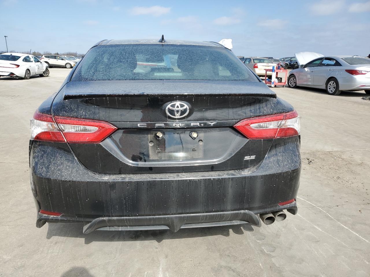 2020 TOYOTA CAMRY SE - Image 6