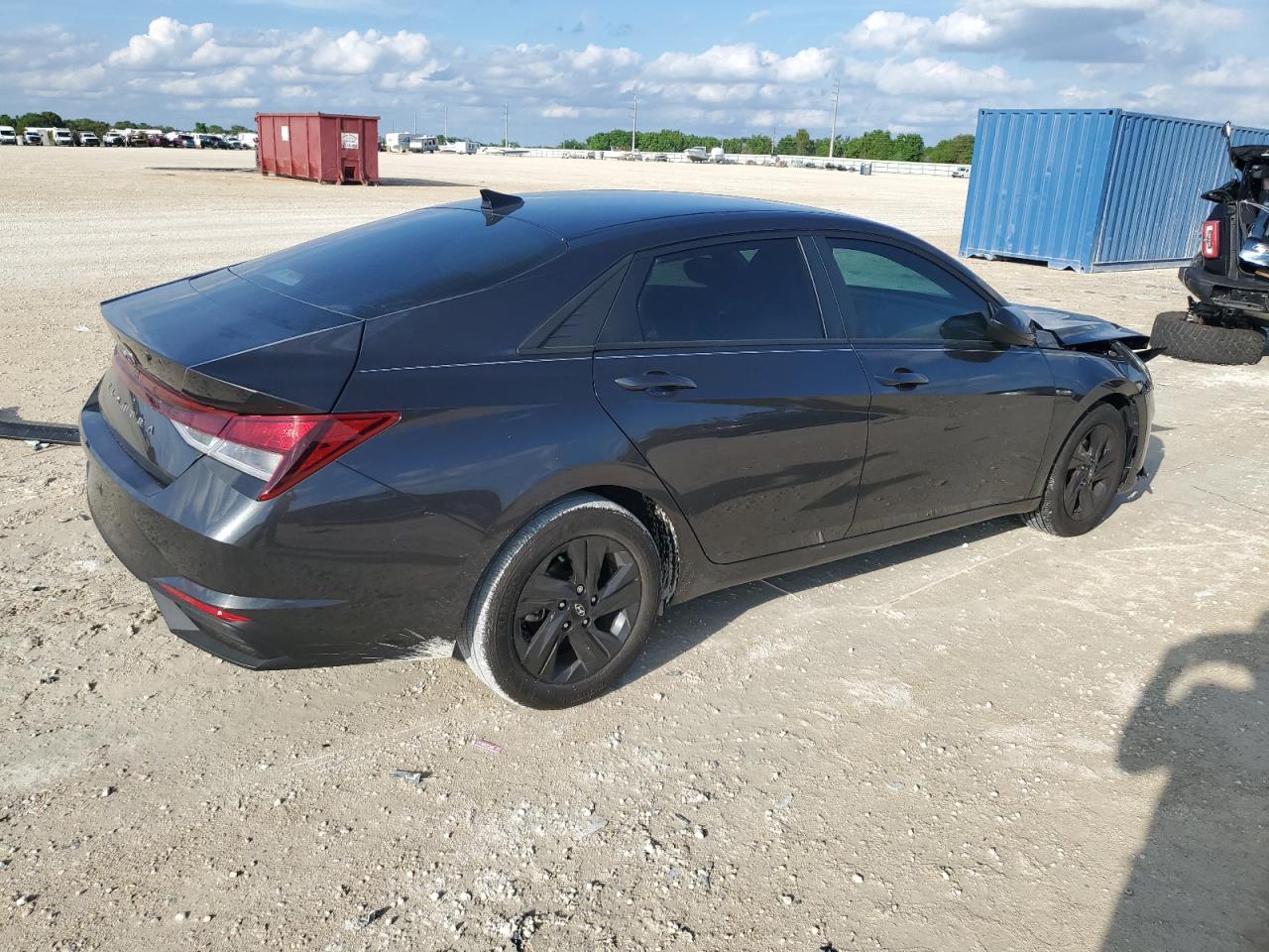 2022 HYUNDAI ELANTRA SE - Image 3