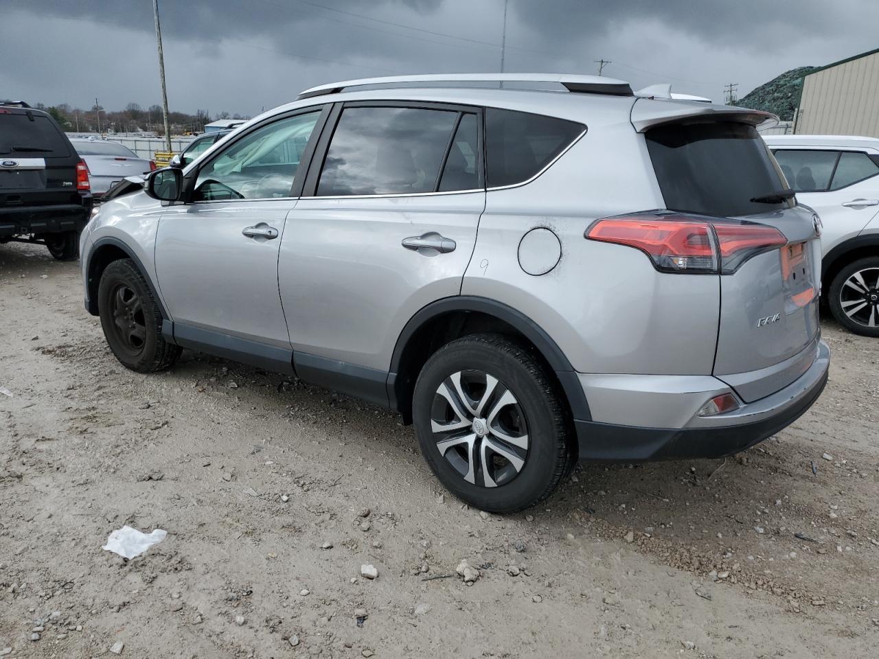 2016 TOYOTA RAV4 LE - Фото 2