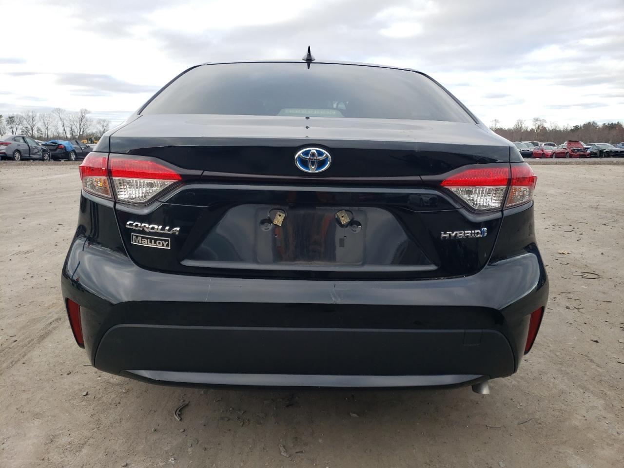 2021 TOYOTA COROLLA LE - Фото 6