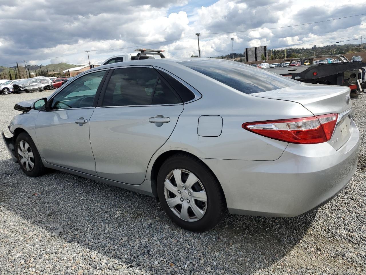 2015 TOYOTA CAMRY LE - Image 2