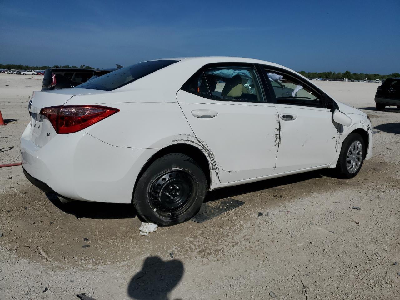 2018 TOYOTA COROLLA L - Фото 3