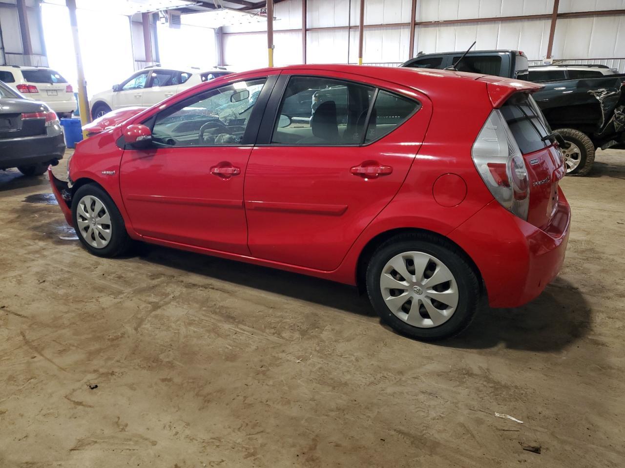 2013 TOYOTA PRIUS C - Image 2