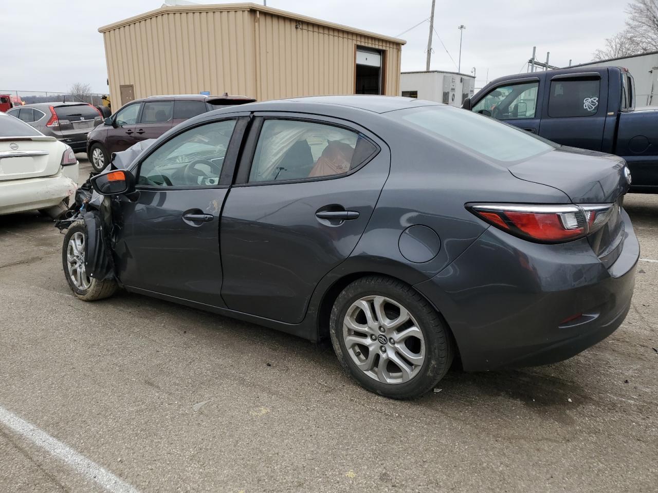 2017 TOYOTA YARIS IA - Фото 2