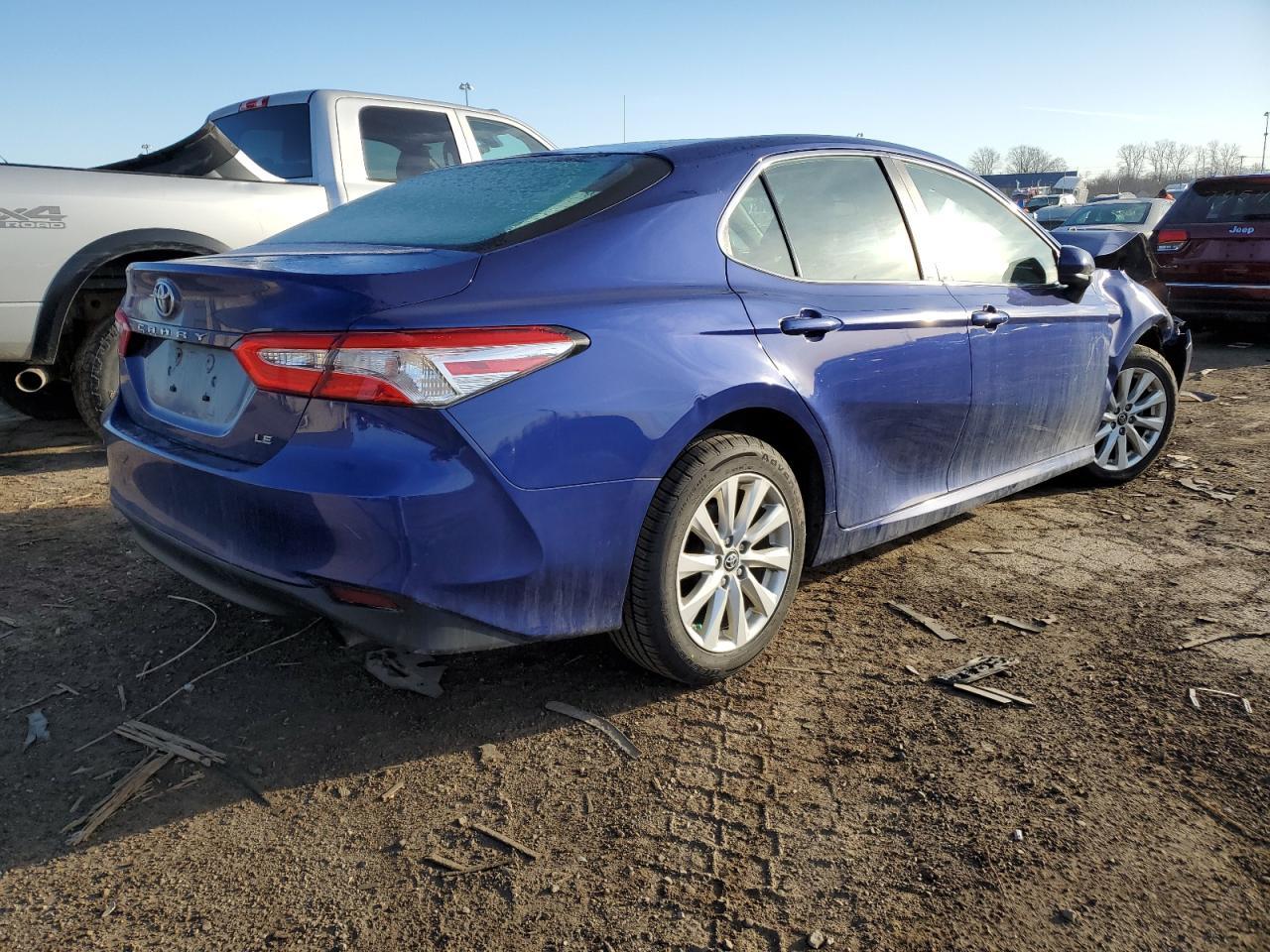 2018 TOYOTA CAMRY L - Фото 3