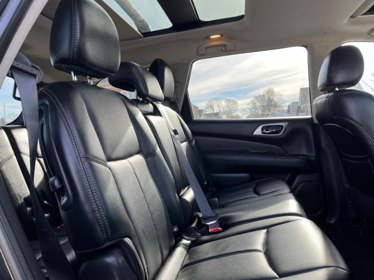 2017 NISSAN PATHFINDER - Image 6