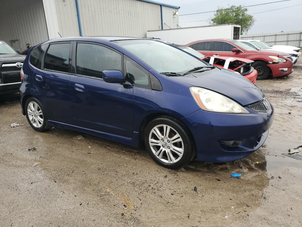2011 HONDA FIT SPORT - Image 4