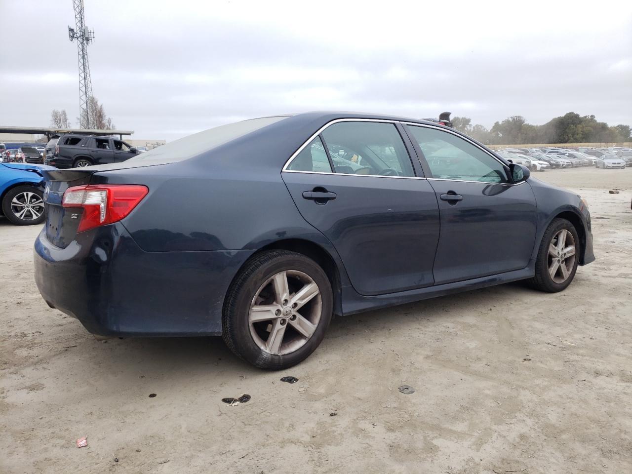2014 TOYOTA CAMRY L - Фото 3