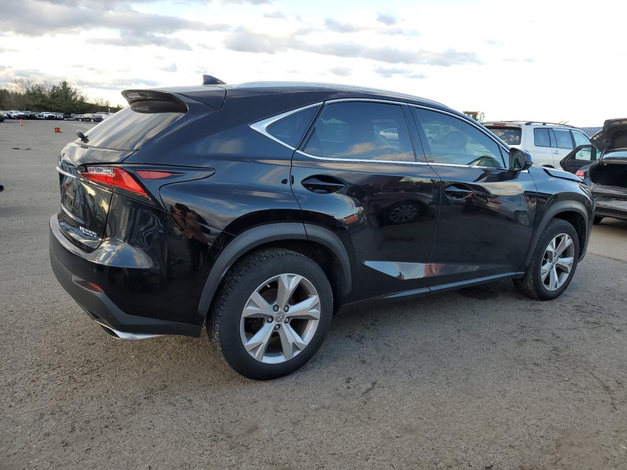 2017 LEXUS NX 200T BA - Фото 3
