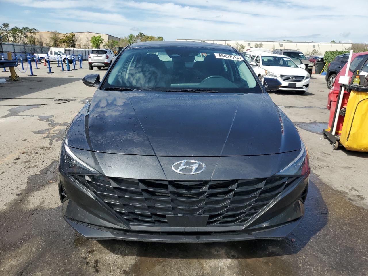 2023 HYUNDAI ELANTRA SE - Image 5