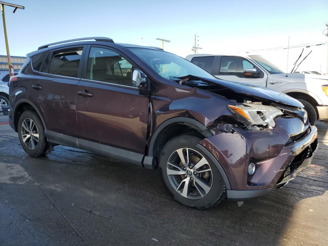 2017 TOYOTA RAV4 XLE - Фото 4