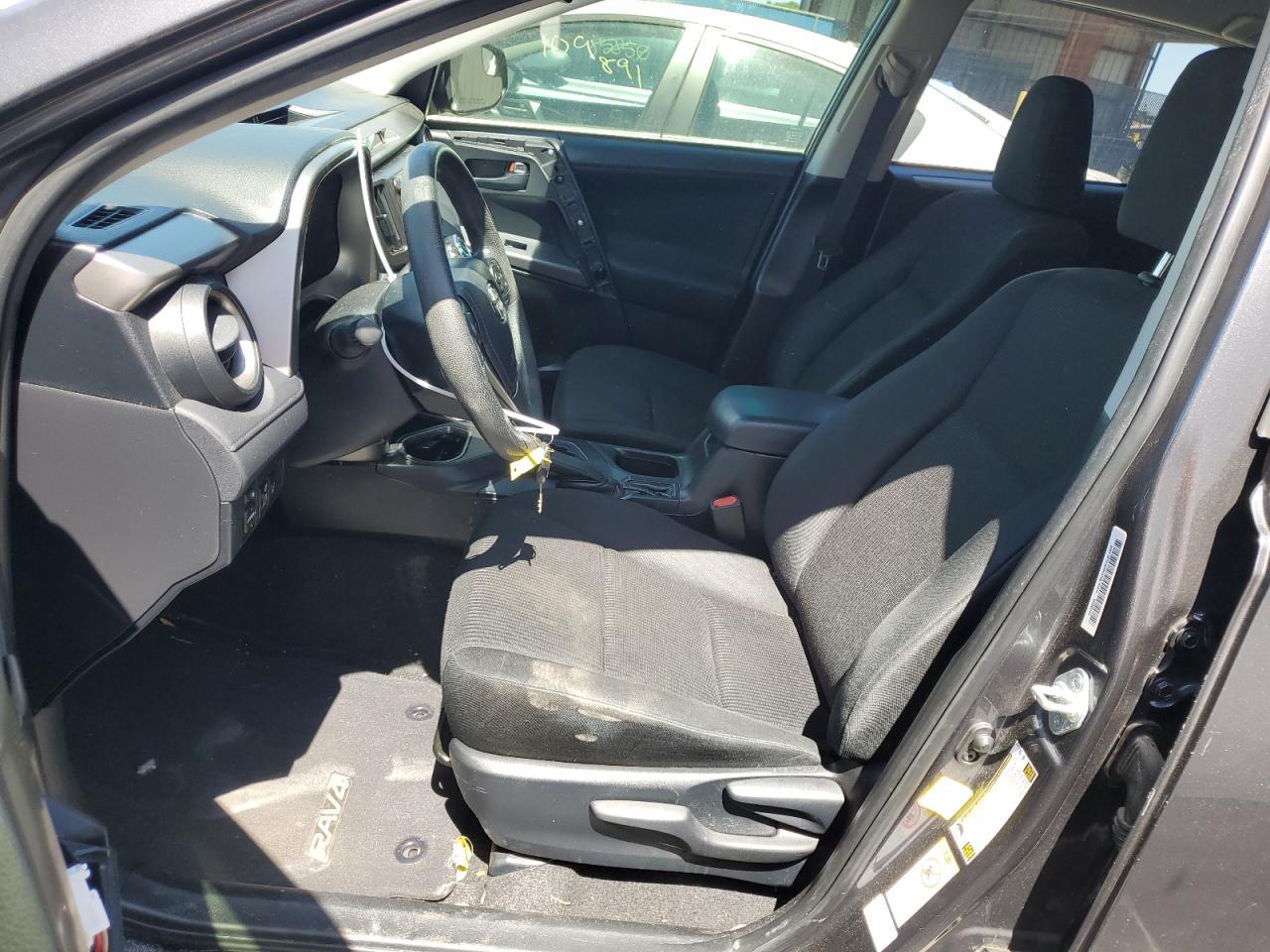 2017 TOYOTA RAV4 LE - Фото 7