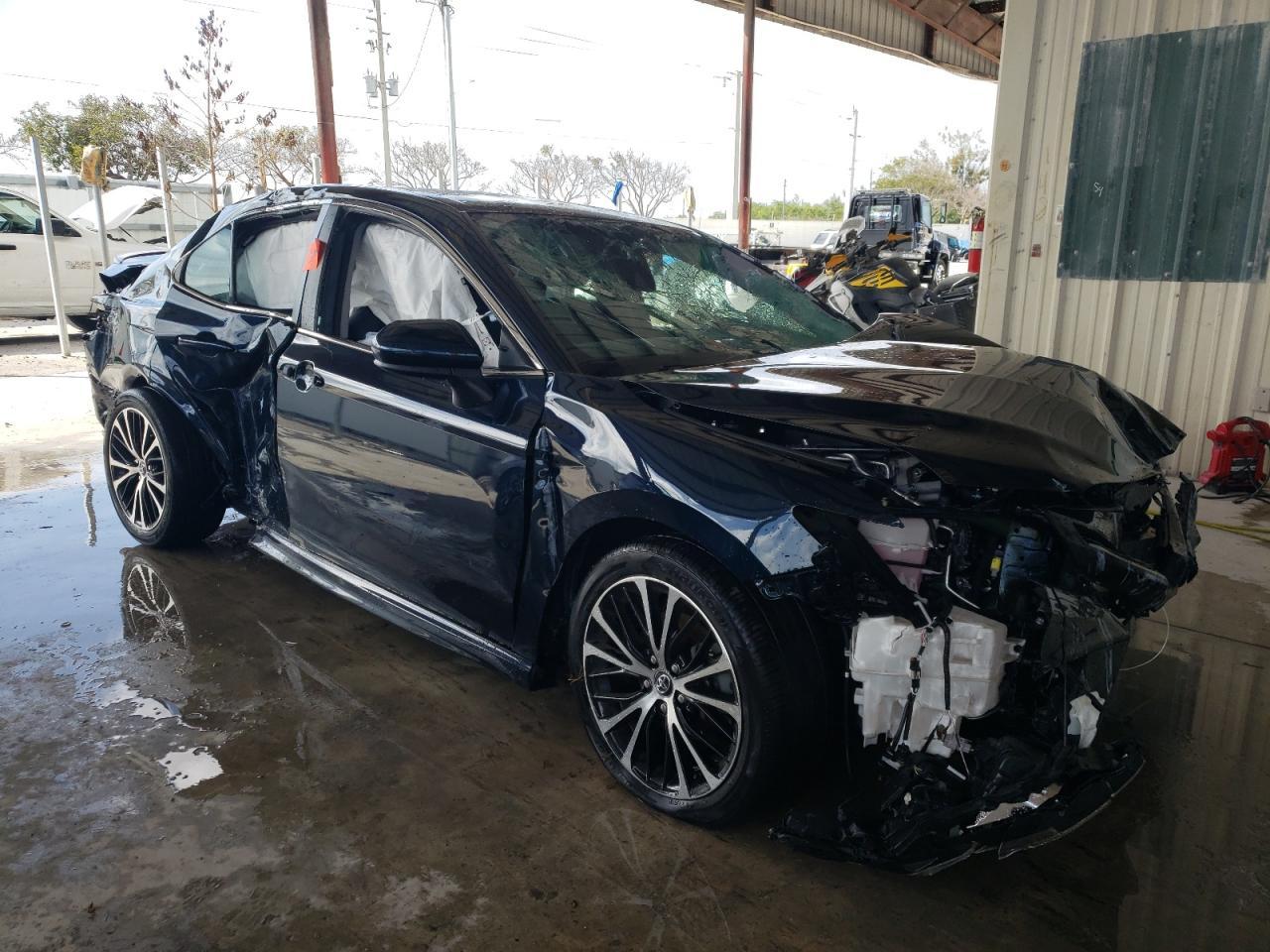 2020 TOYOTA CAMRY SE - Image 4