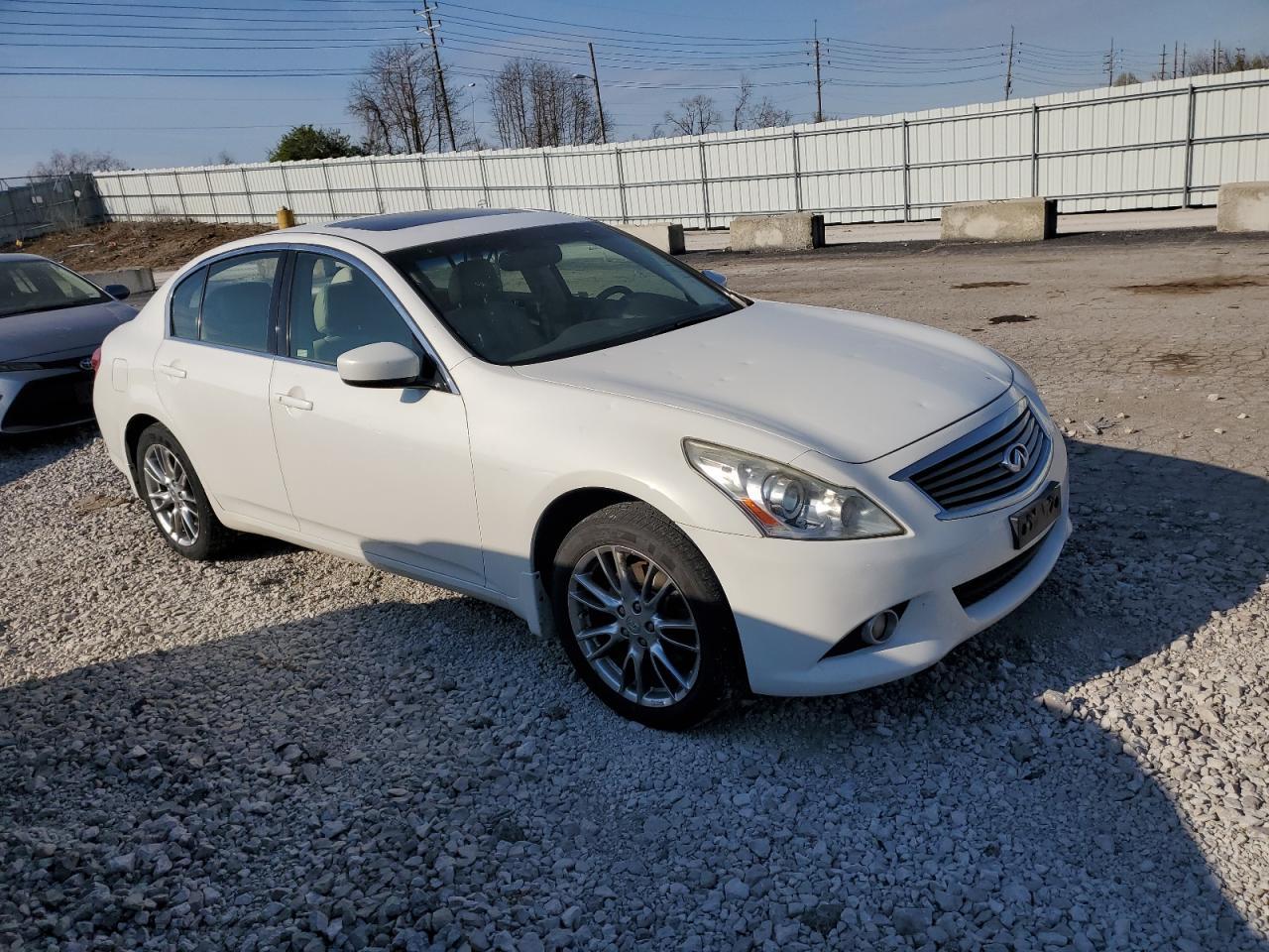 2012 INFINITI G37 - Image 4