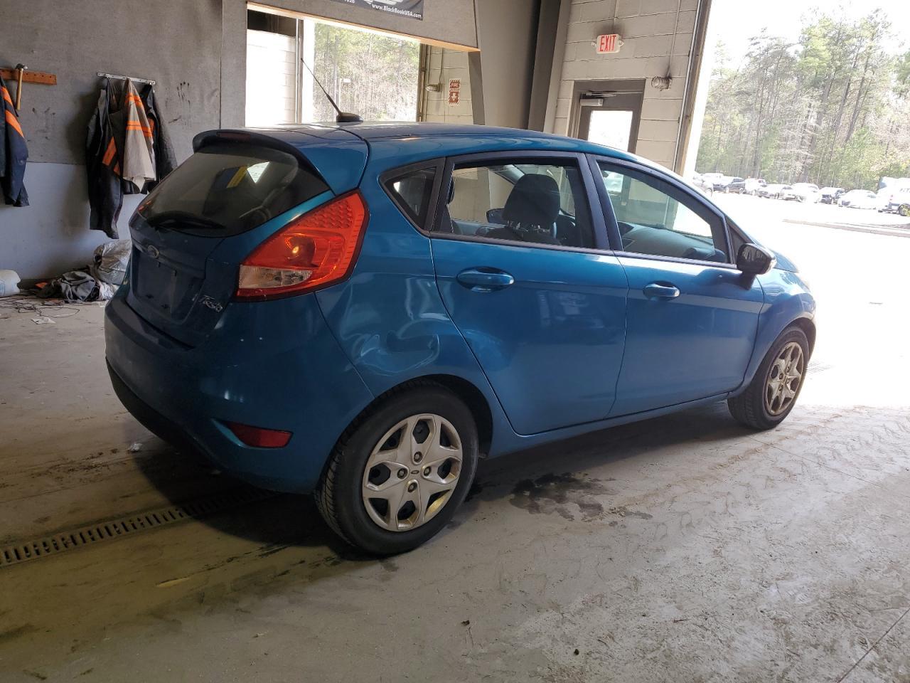 2013 FORD FIESTA SE - Image 3