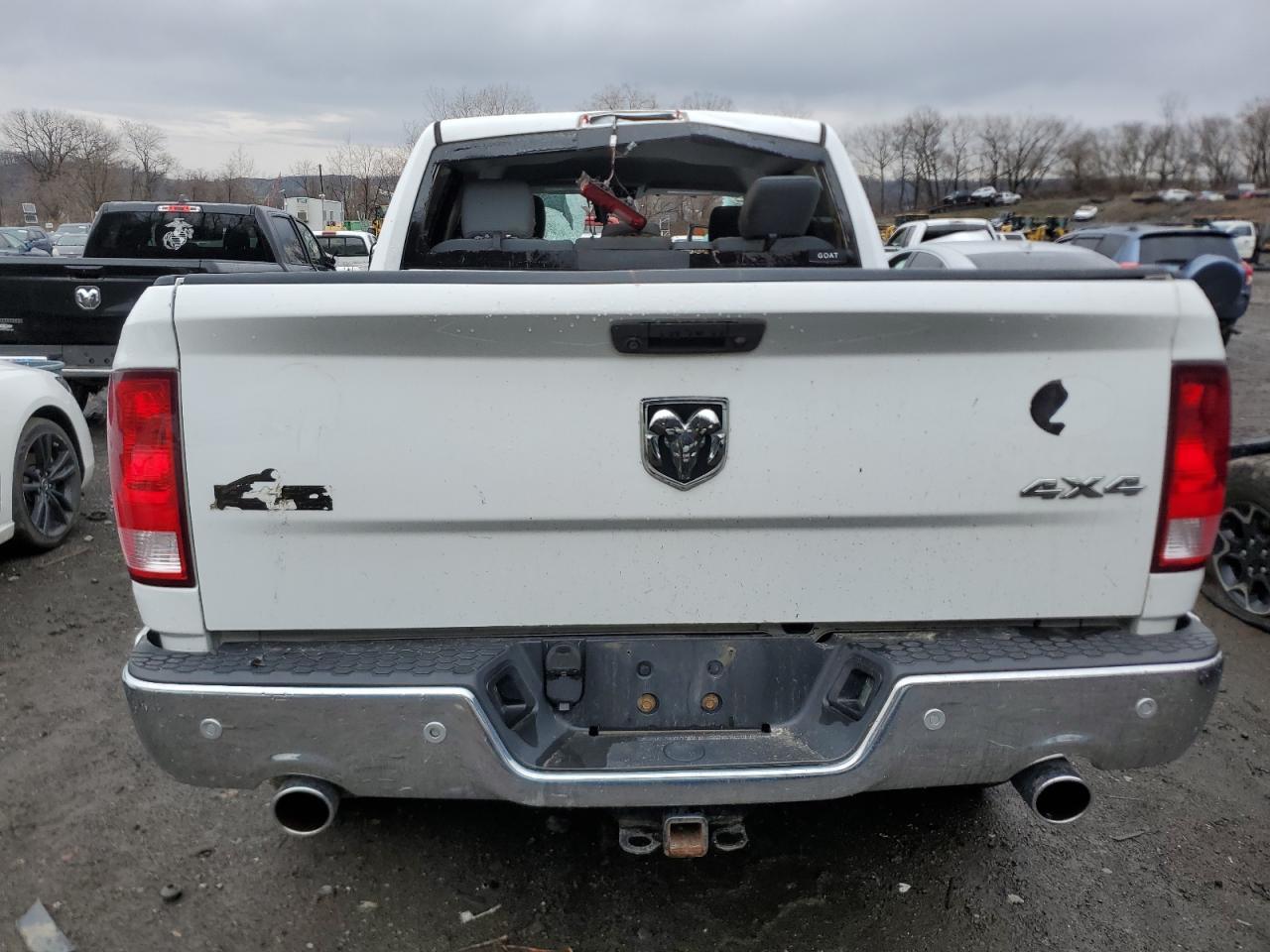 2017 RAM 1500 SLT - Image 6