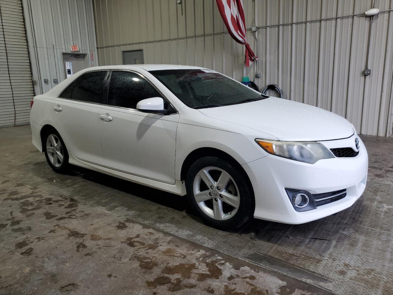 2014 TOYOTA CAMRY L - Image 4