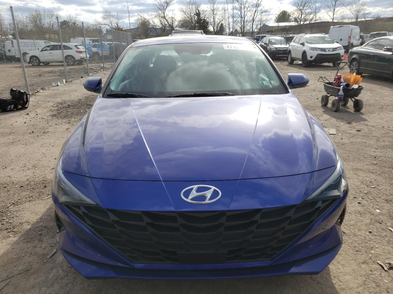 2023 HYUNDAI ELANTRA SE - Image 5
