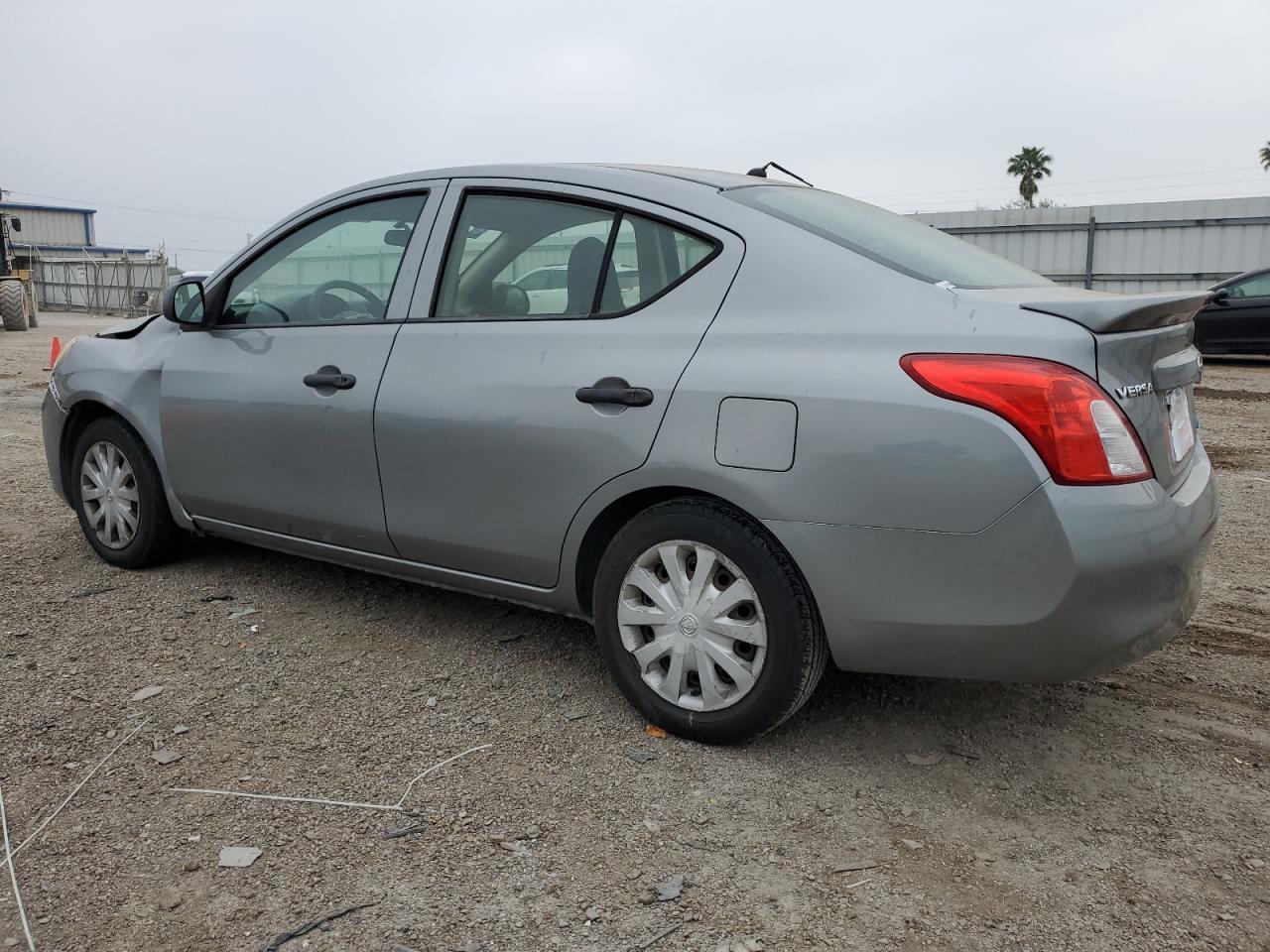 2014 NISSAN VERSA S - Фото 2
