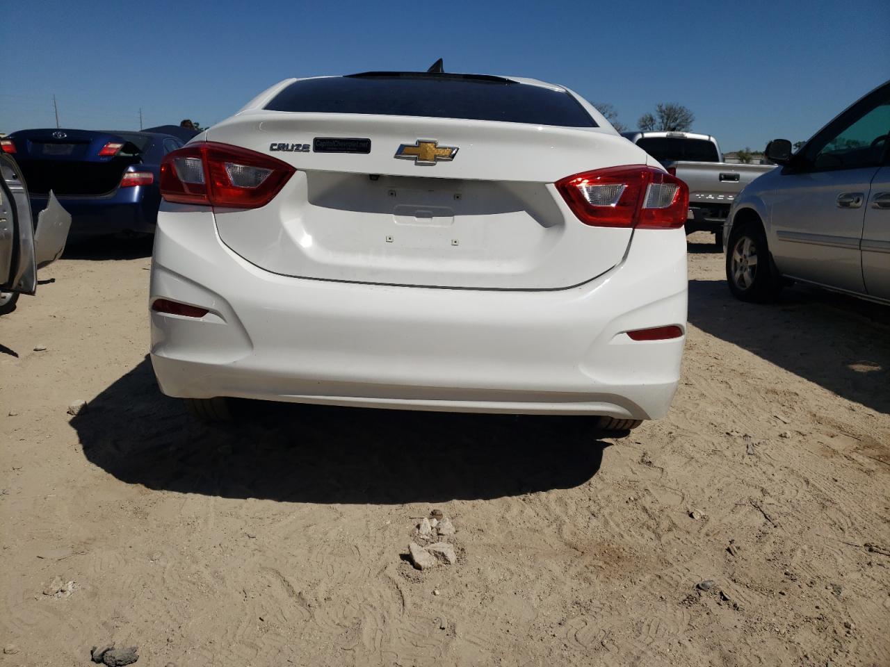 2017 CHEVROLET CRUZE LS - Image 6
