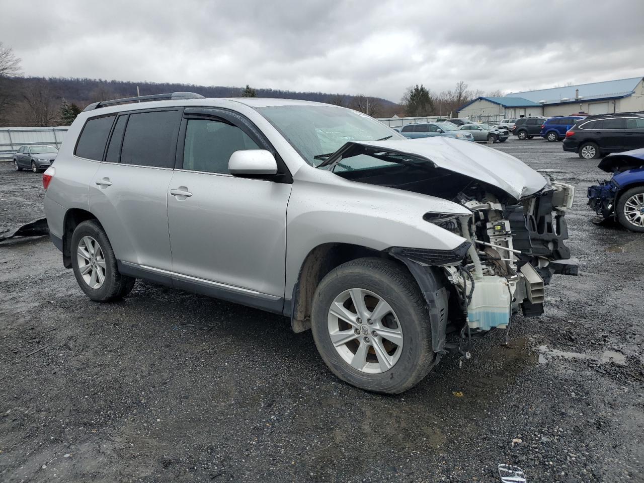 2011 TOYOTA HIGHLANDER - Фото 4