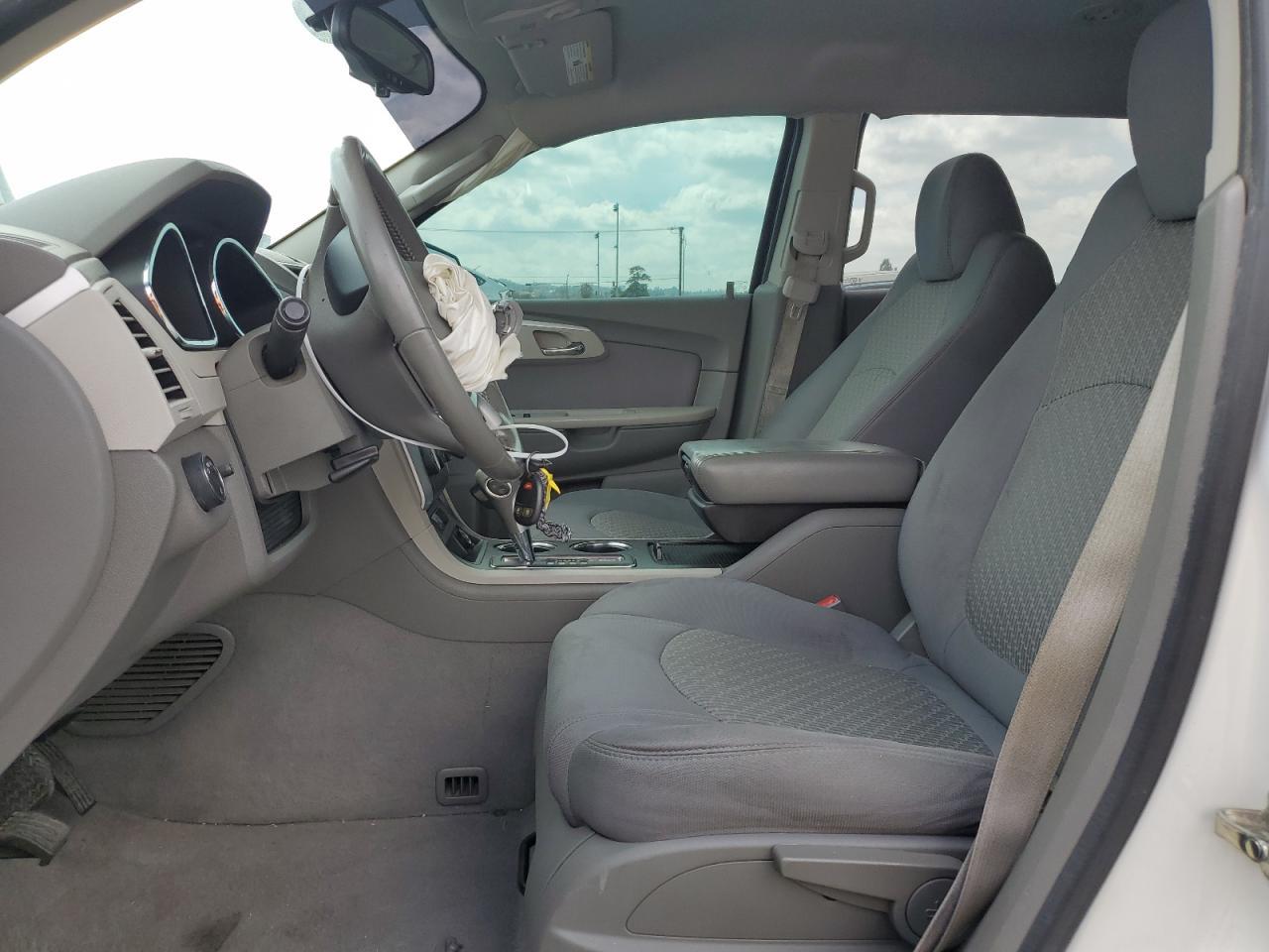 2011 CHEVROLET TRAVERSE L - Фото 7
