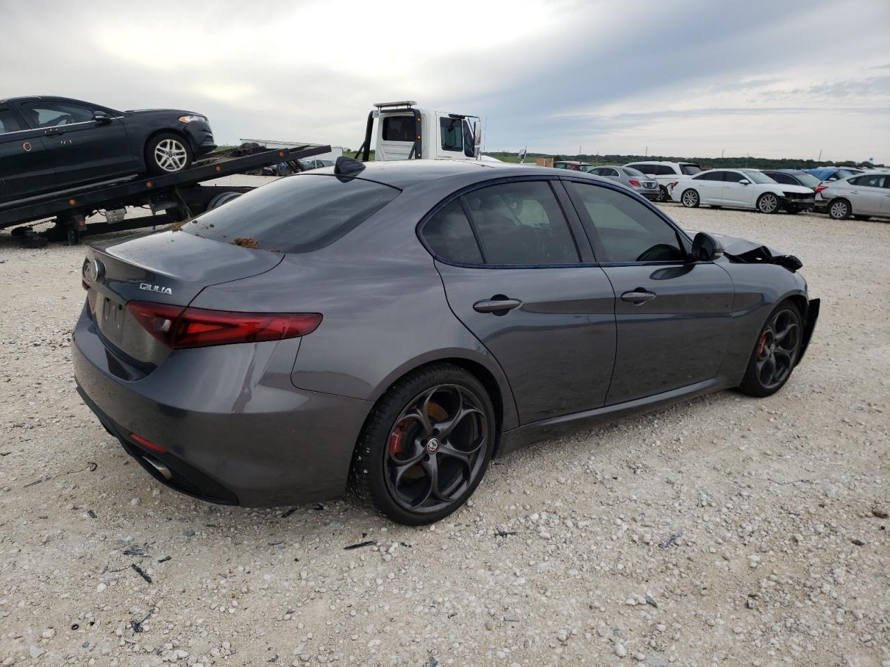 2017 ALFA ROMEO GIULIA TI - Фото 3