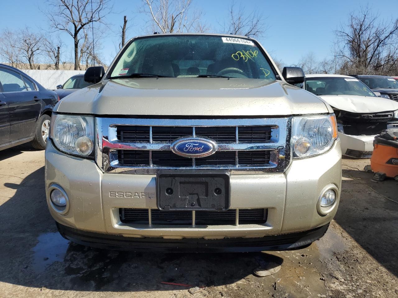 2010 FORD ESCAPE XLT - Image 5