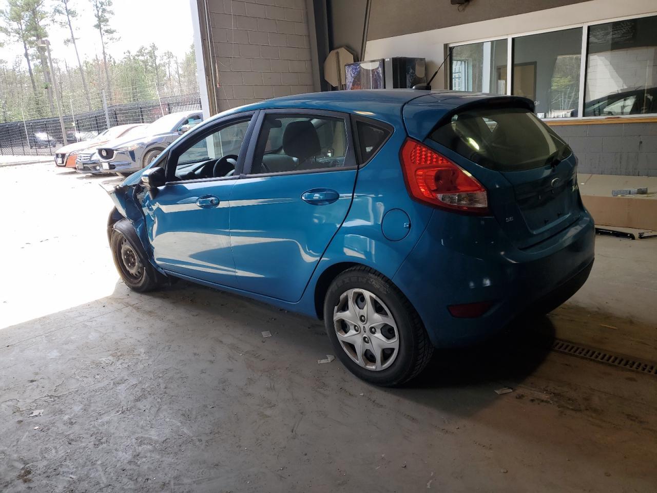 2013 FORD FIESTA SE - Image 2