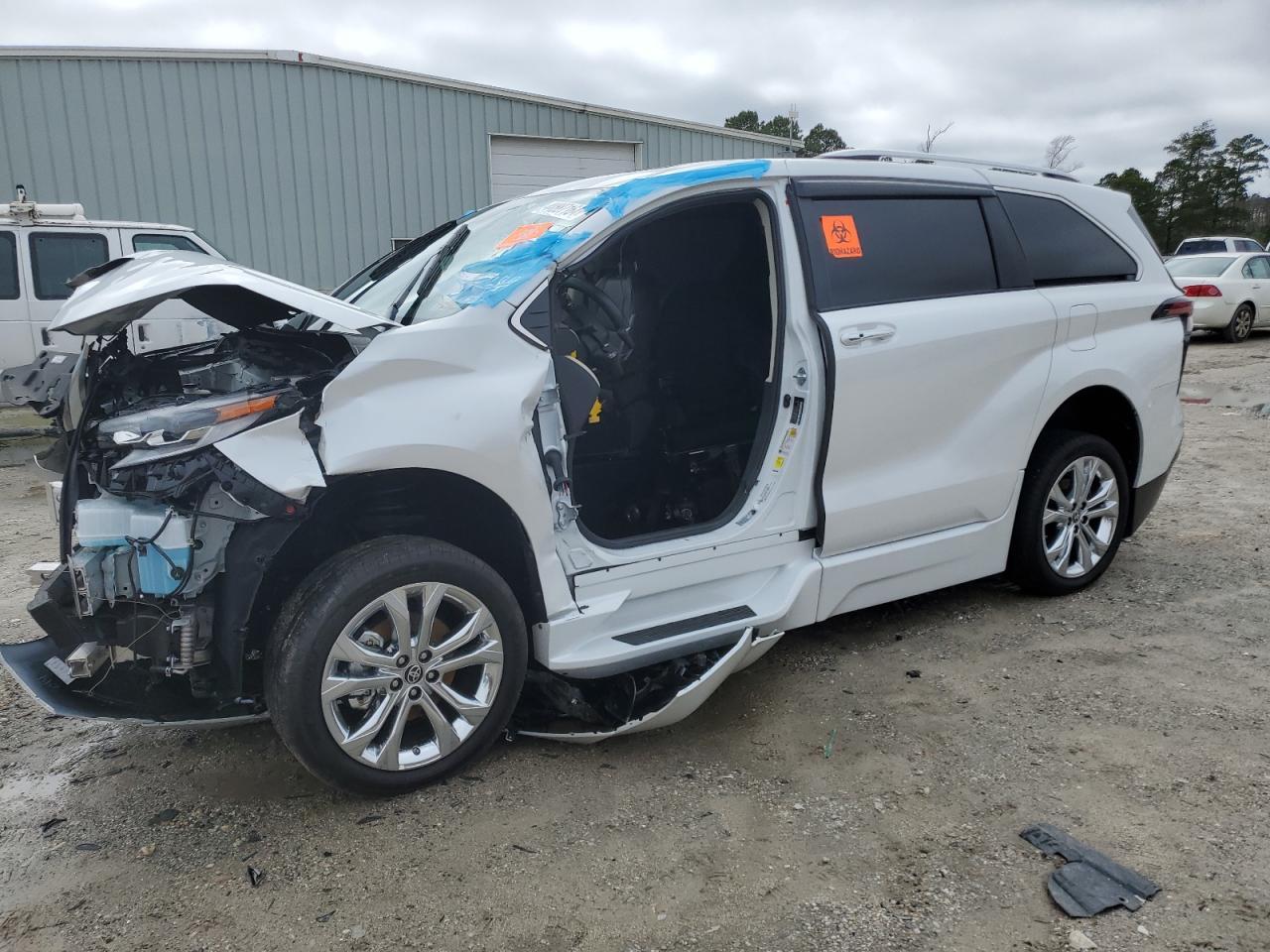 2023 TOYOTA SIENNA LIM