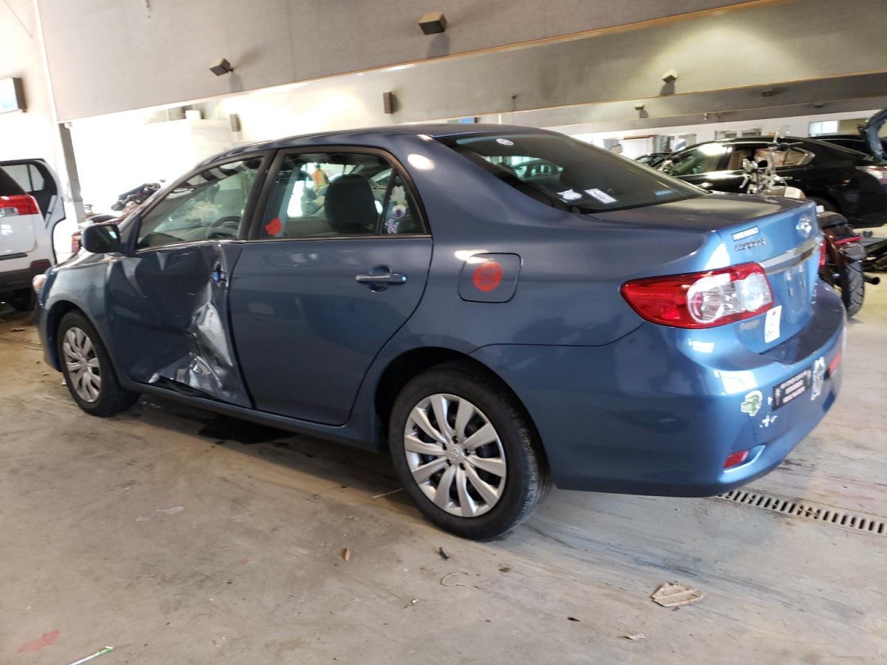 2013 TOYOTA COROLLA BA - Фото 2