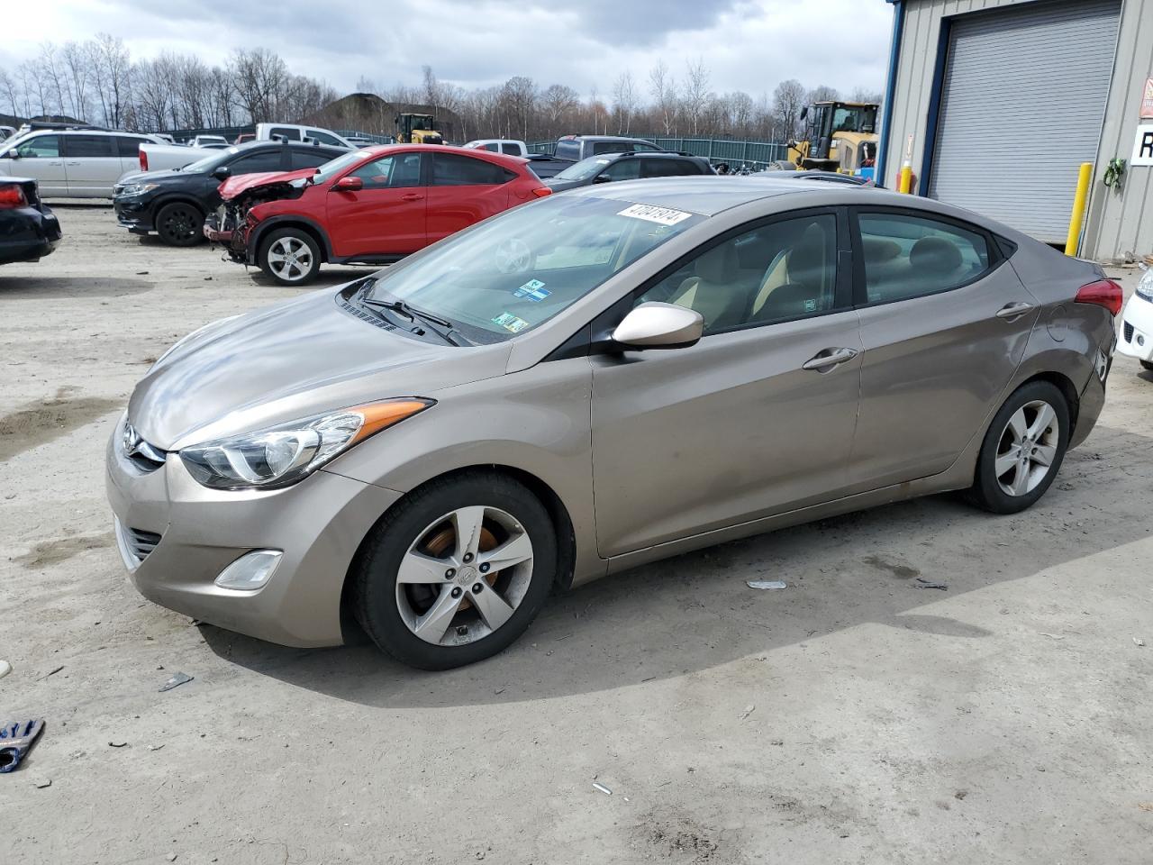 2013 HYUNDAI ELANTRA GL