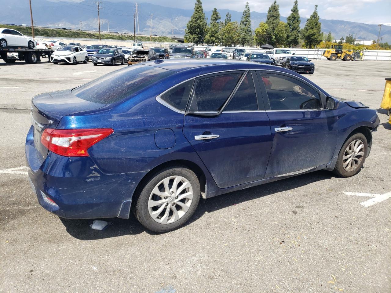 2018 NISSAN SENTRA S - Фото 3