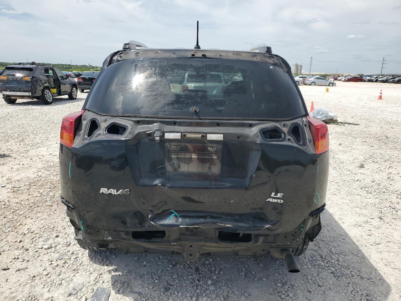 2015 TOYOTA RAV4 LE - Image 6