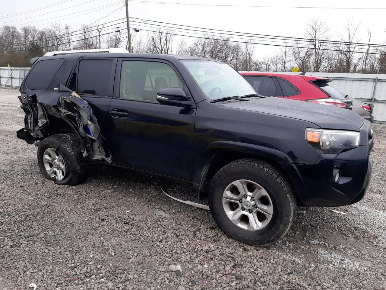 2017 TOYOTA 4RUNNER SR - Фото 4