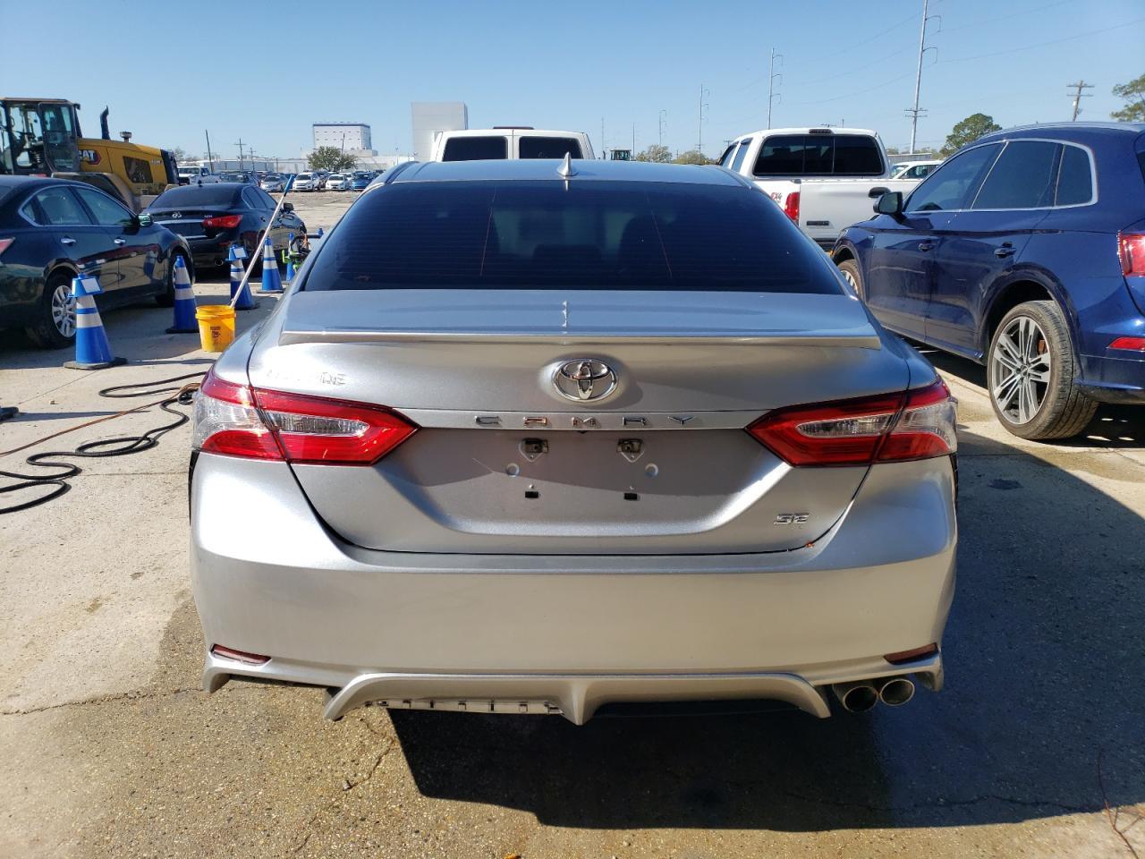 2020 TOYOTA CAMRY SE - Image 6
