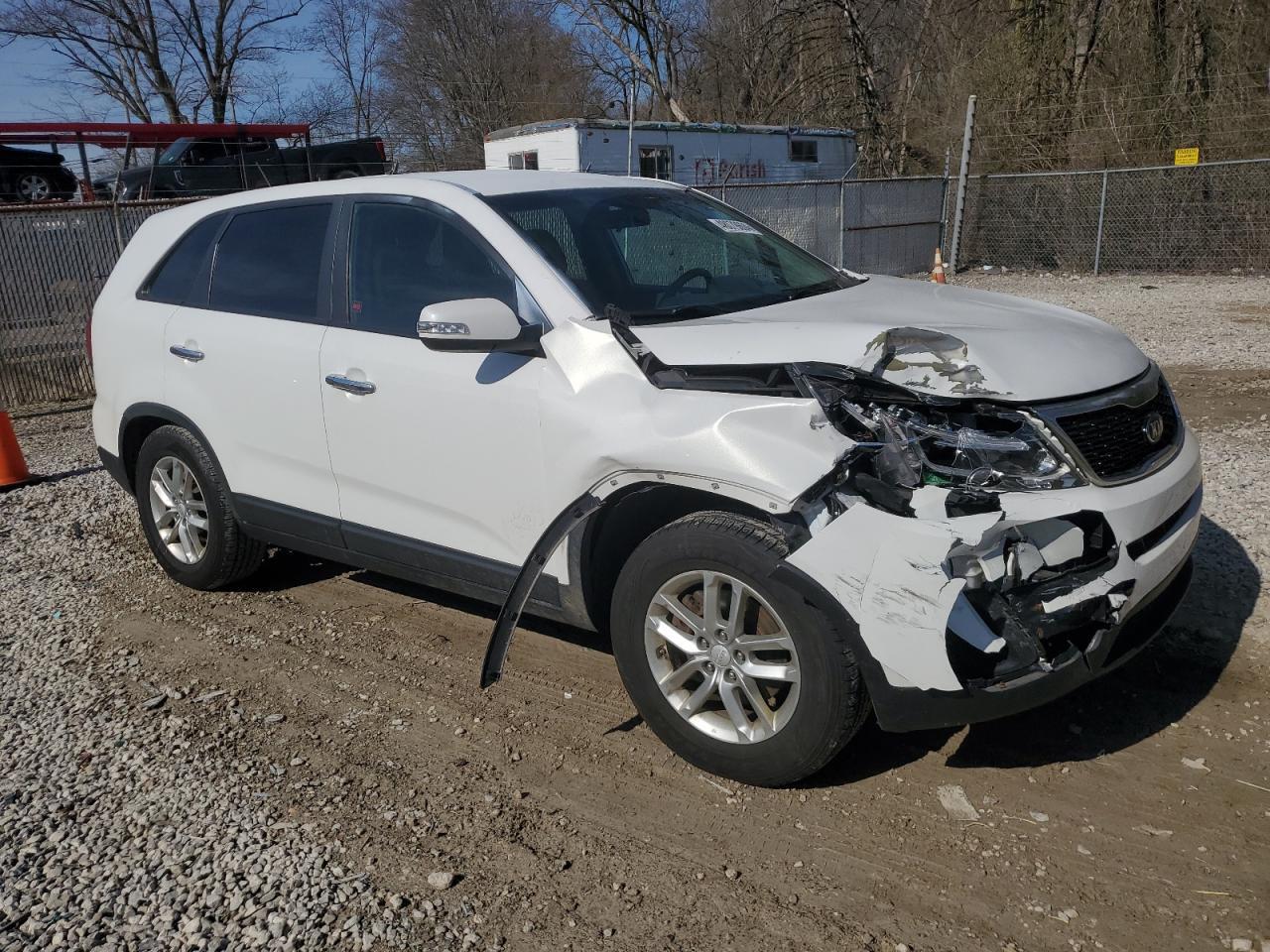 2014 KIA SORENTO LX - Image 4