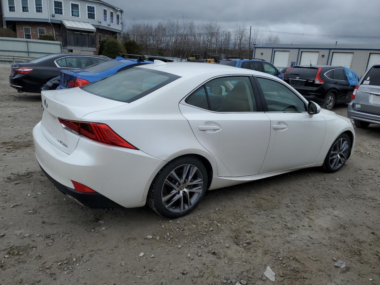 2018 LEXUS IS 300 - Image 3