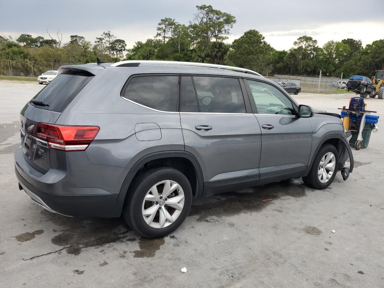 2018 VOLKSWAGEN ATLAS SE - Image 3