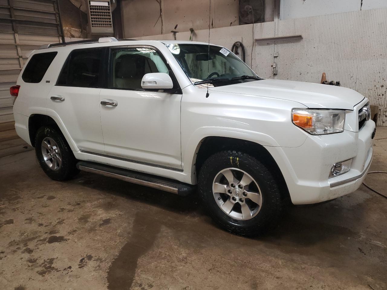 2011 TOYOTA 4RUNNER SR - Image 4