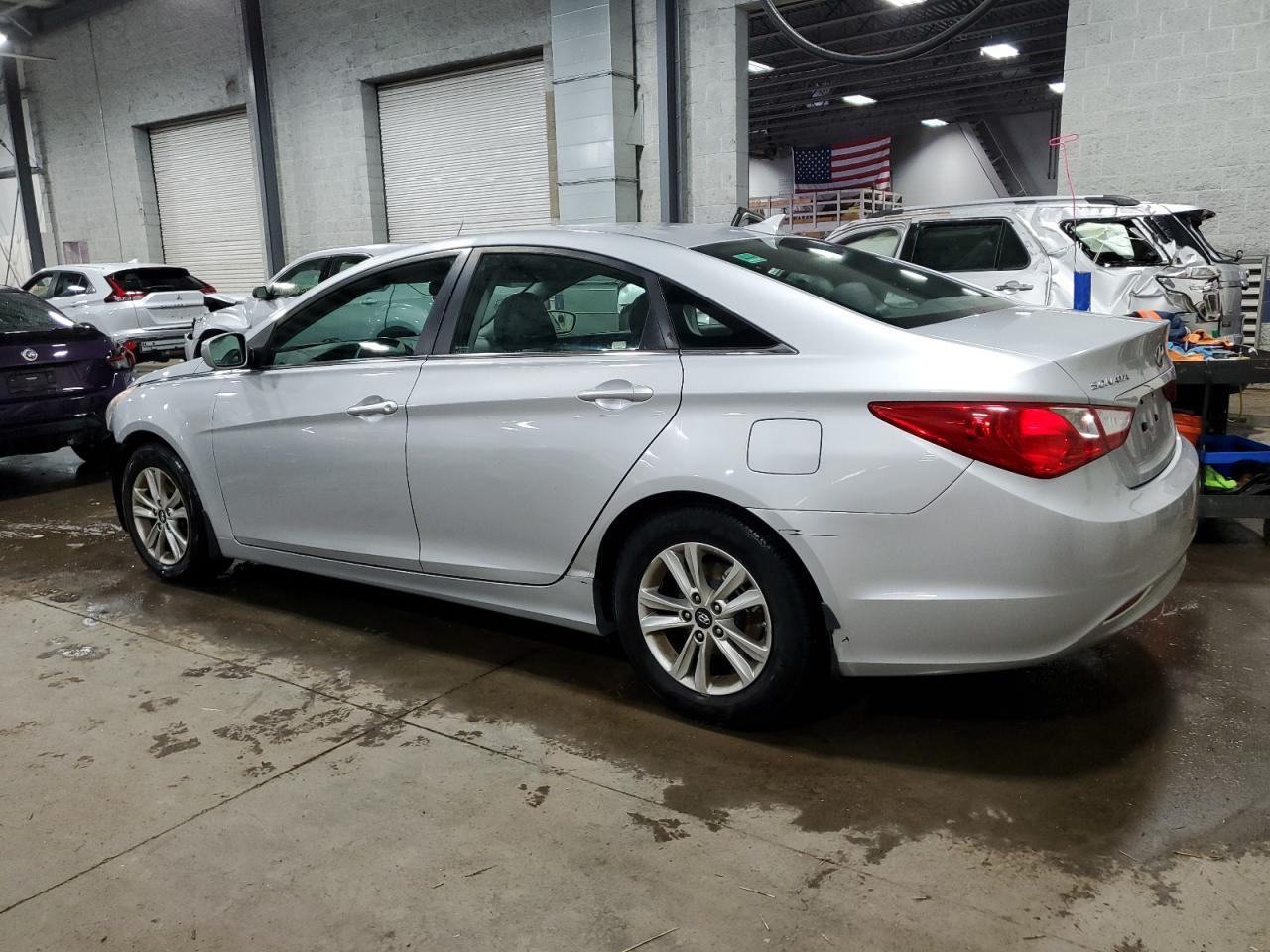 2011 HYUNDAI SONATA GLS - Фото 2