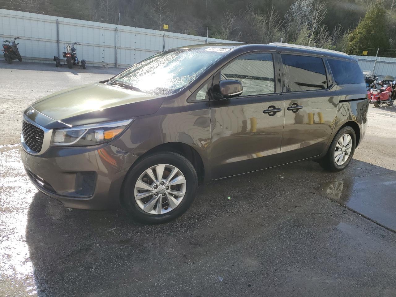 2016 KIA SEDONA LX